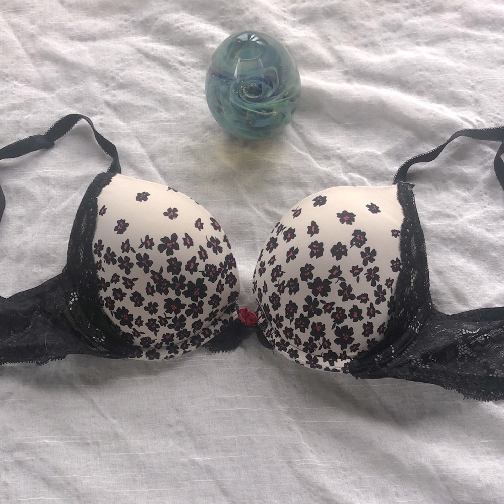 Victoria’s Secret Dream Angels Push-Up 32C Floral & Lace